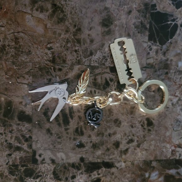 ALEXANDER MCQUEEN Keychain. Brand New. Gift Box included. - Picture 8 of 16